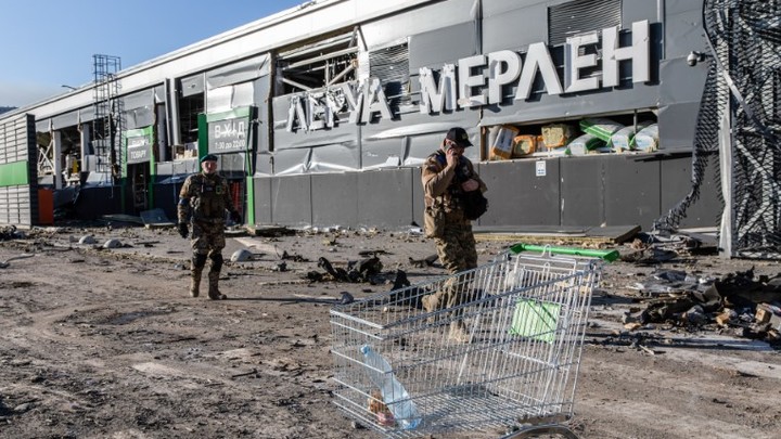 Оружие Запада в центре украинских городов. Полянский: Киев превращает жителей в живой щит
