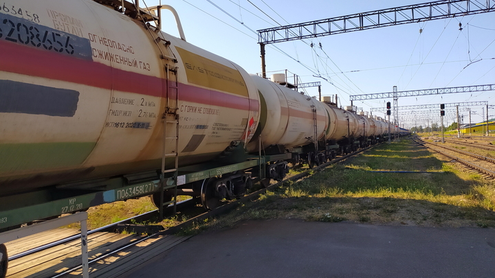 В Забайкалье сошли с рельсов 19 вагонов грузового поезда