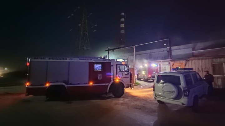 Во Владимире рядом с «Мегаторгом» сгорела мебельная фабрика
