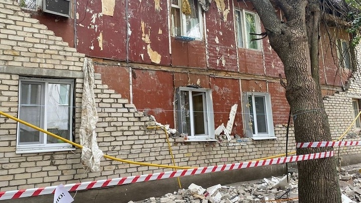 В Самаре обрушилась стена жилого дома на улице Ново-Вокзальная  