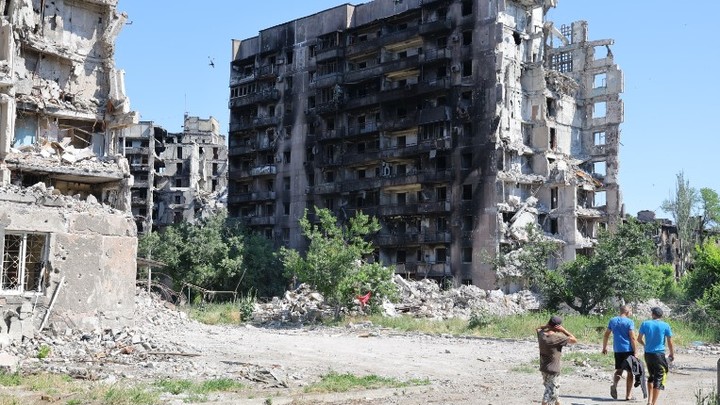 Стройка века: В Мариуполе русские военные возводят новый микрорайон на тысячу квартир