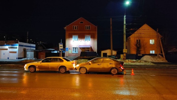 В Новосибирске женщина с ребёнком пострадали в ДТП с тремя автомобилями