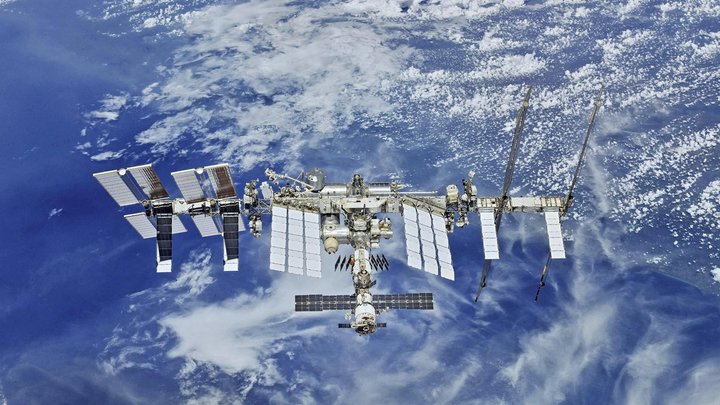 Модуль Наука подвинул МКС: В Роскосмосе и NASA объяснились