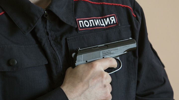 Невесту покончившего с собой полицейского затравили в сети из-за слухов о её измене
