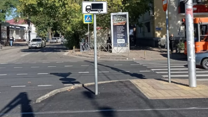 В Краснодаре на участке улицы Ставропольской по дорожному нацпроекту уложили новый асфальт