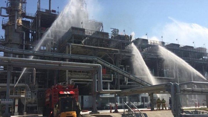 Удар по нефтеперерабатывающему заводу под Ростовом. Что известно