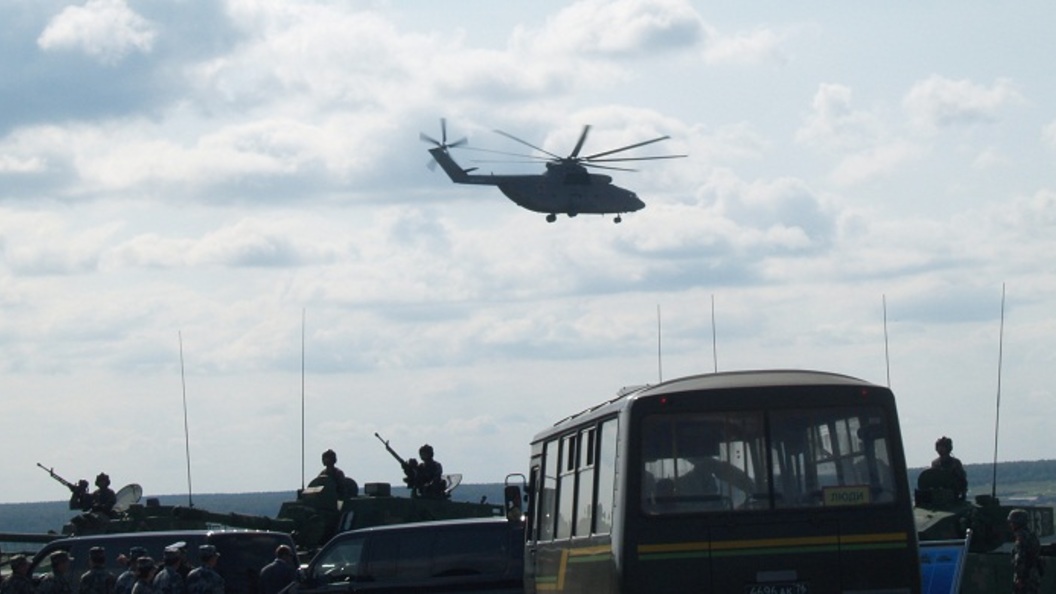Вертолетный десант всу. Украинские вертолеты. Вертолет в небе. Вертолетный десант. Украинские вертолеты над Россией.