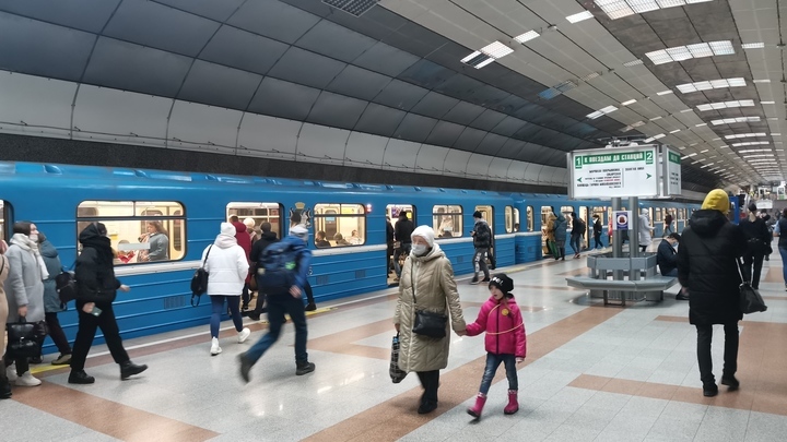 Метро Новосибирска вернулось к обычному рабочему графику после жалоб горожан