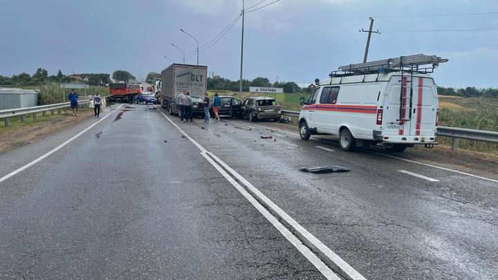 На Кубани в ДТП с семью автомобилями никто не пострадал