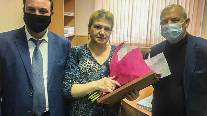 Заведующая ЗАГСом города Владимира уходит на пенсию после 35 работы в мэрии