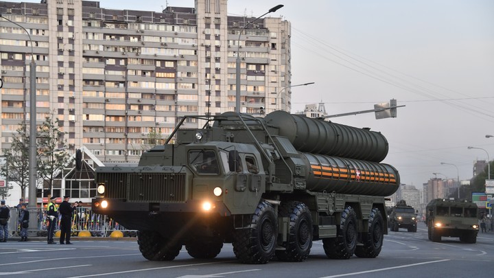 На улицах Екатеринбурга заметили колонну военной техники 2 апреля