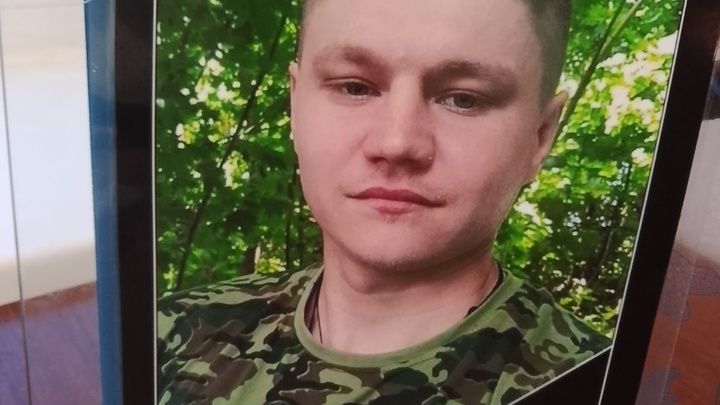 Архангельск прощается с погибшим на СВО разведчиком Виктором Минаковым