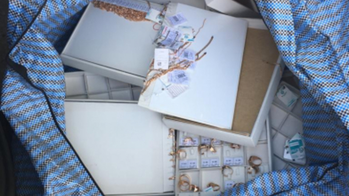 Полиция задержала серийных грабителей ювелирных магазинов в Новосибирской области