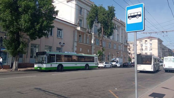 В Ростове назвали маршруты транспорта - лидеры по безналичной оплате проезда