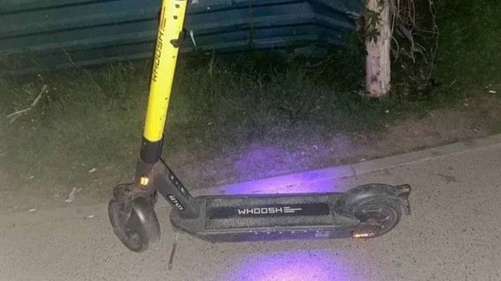 В Краснодаре водитель иномарки сбил мужчину с 3-летней дочерью на электросамокате