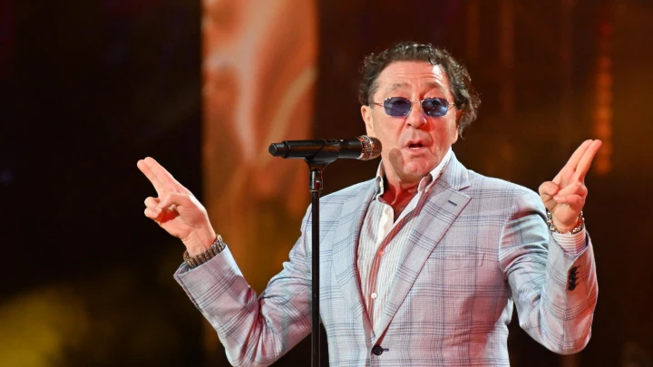 Mash: Григорий Лепс заказывает не менее четырёх литров элитного алкоголя на каждый концерт