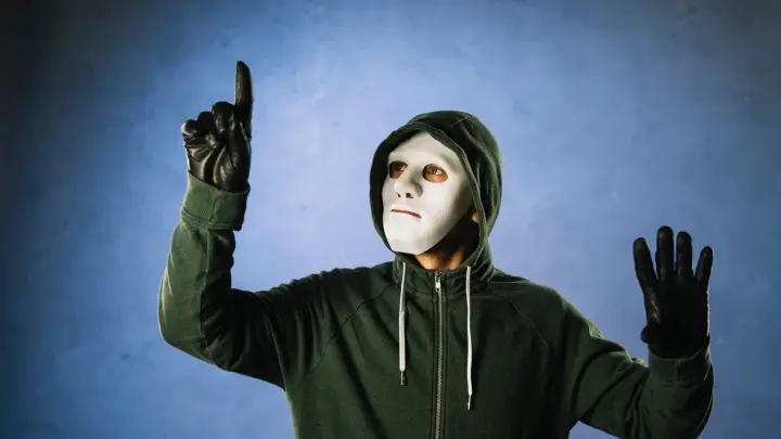 Русский след привёл к игрушкам для взрослых, взорванным на складах Европы