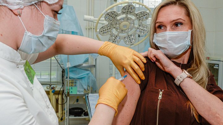 Где объявили обязательную вакцинацию от коронавируса: Список регионов России
