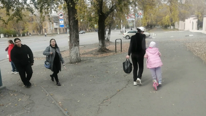 В Челябинске сообщают об опасных предметах, брошенных на землю: проверка информации