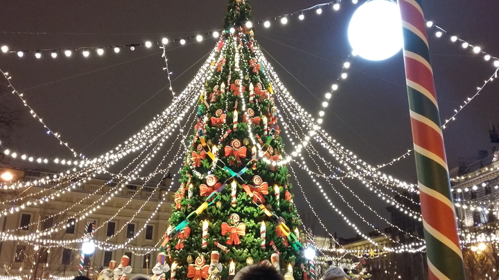 Кабмин утвердил праздничные дни 2022 года: Сколько и когда