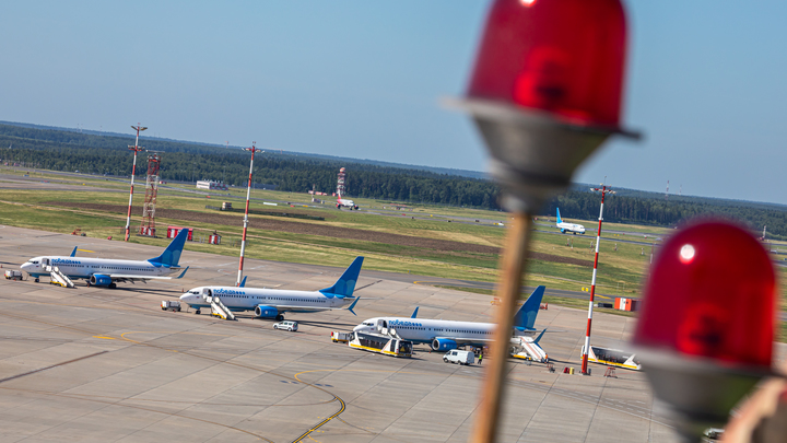 Новый скандал с Победой: Ветерана ZOV с билетом отказались пустить в самолёт