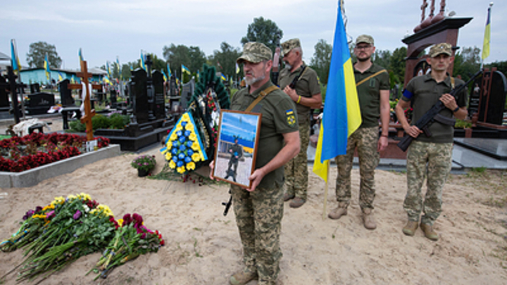 Украинцы нашли способ избежать мобилизации с помощью свидетельств о смерти