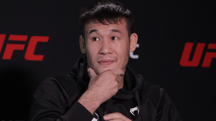 Казахстанец Шавкат Рахмонов нокаутировал противника в первом раунде