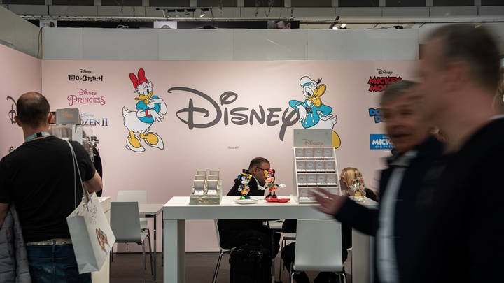 Disney запускает первый сериал с трансгендером: До России прогрессивный контент не доберётся