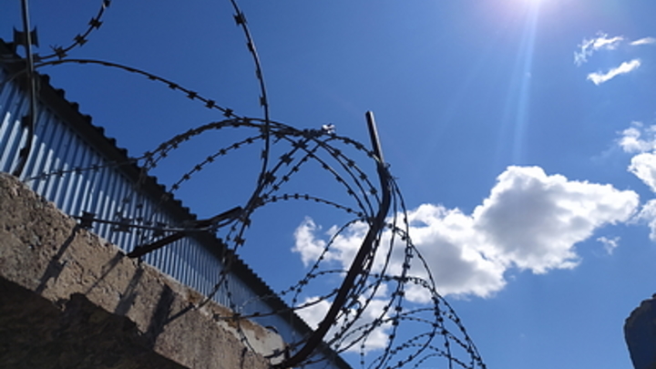 Жителя Кубани приговорили к 17 годам колонии за изнасилование 13-летней соседки