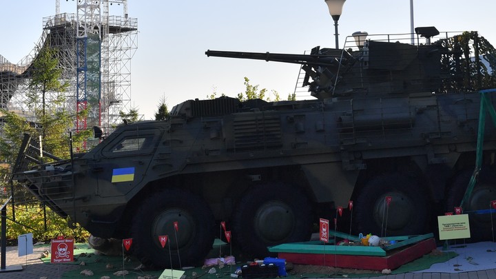В ремонт или передадут Украине: В Алматы заметили переброску военной техники