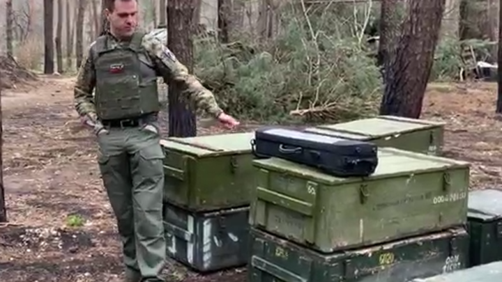 Скрипач из Новосибирска Михаил Симонян выступил на передовой перед бойцами СВО
