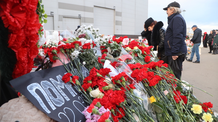 Бросился спасать не раздумывая. Но себя не уберёг: Жизнь героя из Крокуса оборвалась через неделю