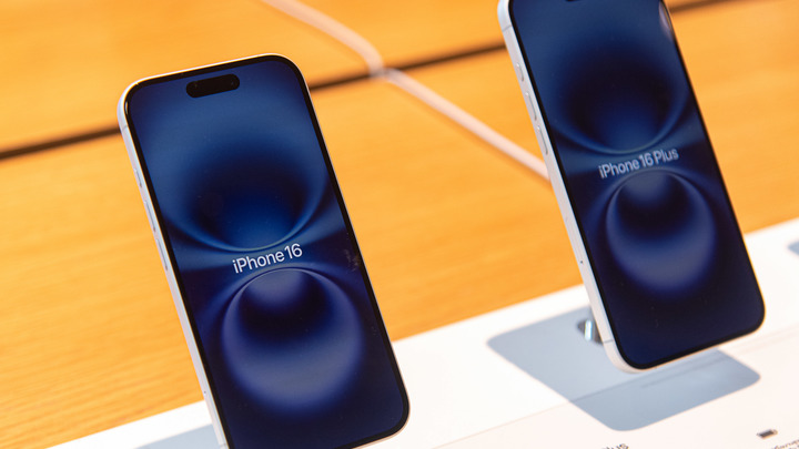 Власти России намерены заставить Apple разрешить RuStore на iPhone