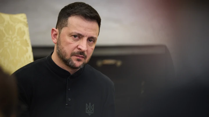 На Украине что-то произошло. Зеленский прохрипел запретное слово