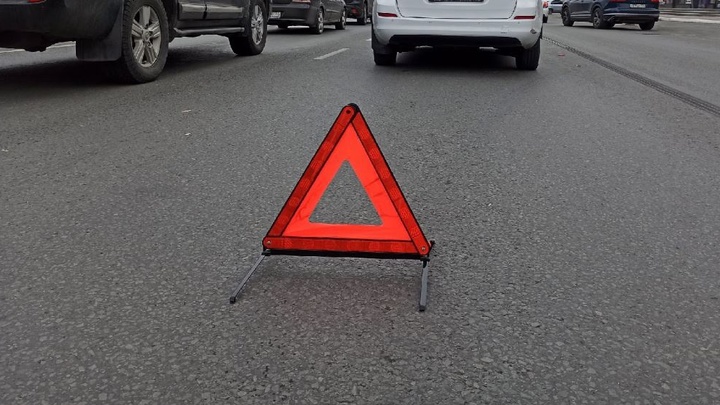 В Курганской области на федеральной трассе столкнулись два большегруза