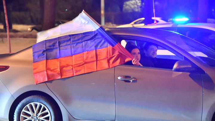 В Новосибирской области прошёл автопробег в поддержку армии России