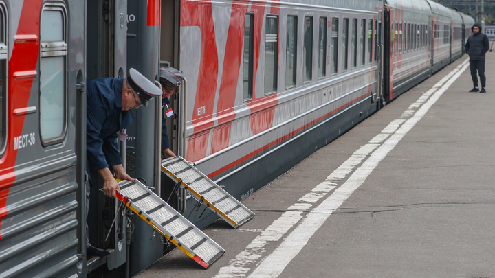 Минтранс: поезда по Крымскому мосту пустят к 20:00 по московскому времени