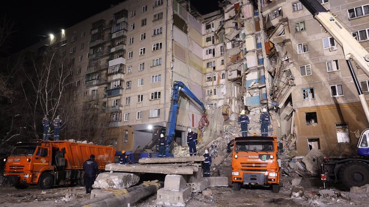 Жильцам разрушенного дома в Магнитогорске выставили пени за коммуналку