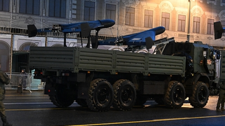 «Герани» уничтожили эшелон ВСУ в Сумской области: горящий поезд попал на видео