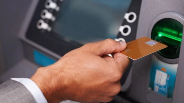 Карты Visa и Mastercard в России следует заменить из-за уязвимости для мошенников