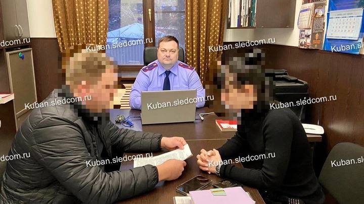 В Краснодаре предъявили обвинение полицейскому, который до смерти избил задержанного на допросе