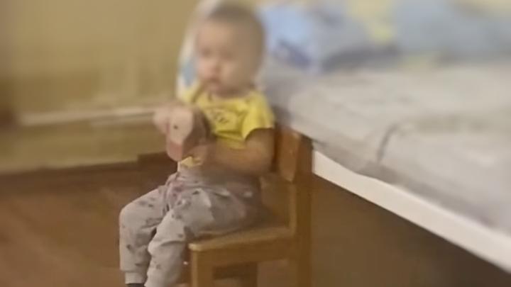 Силовики пришли в больницу к двухлетней сироте