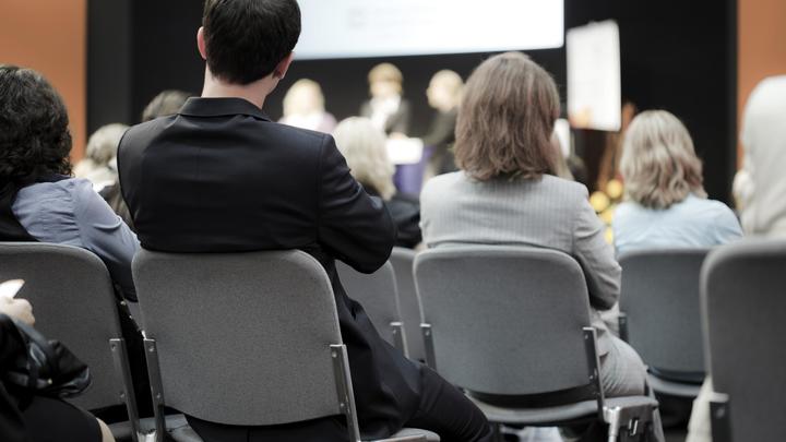 Нас это раздражает: Русская девушка ответила на слухи о пропавшем немецком миллиардере