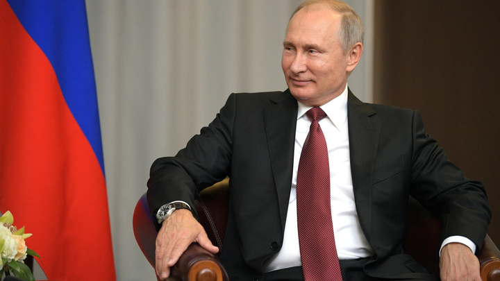 Если Путин останется у власти, России пообещали "сингапурское чудо" Если Путин останется у власти, России пообещали "сингапурское чудо"