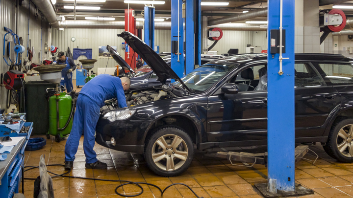 Автосервисы в Новосибирске предсказали подорожание запчастей на 25%
