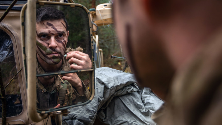 Бегают без трусов и кричат пиф-паф: Командировка датчан к границам России обернулась фарсом