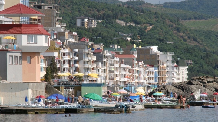 В Крыму национализировали квартиру семьи соратника президента Зеленского олигарха Хомутынника