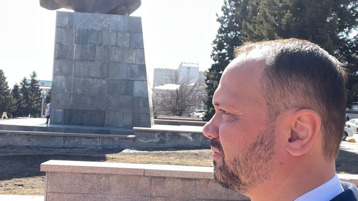 Иркутского депутата Сафронова встревожила популярность бурятского побережья Байкала