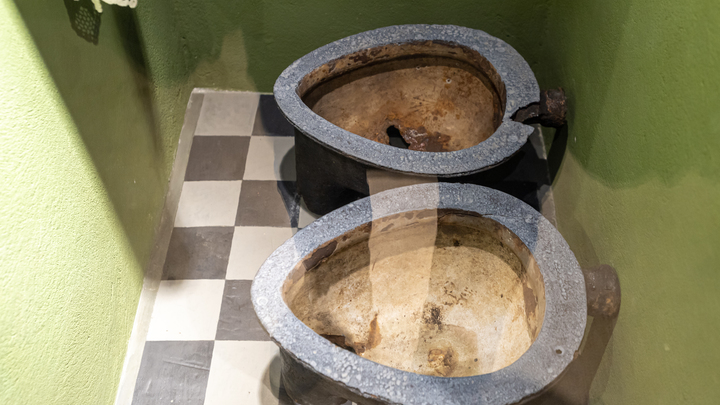 Владимирские депутаты решили привести в порядок школьные туалеты