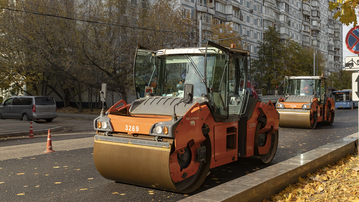 В Кемерове на глазах горожан покрасили асфальт